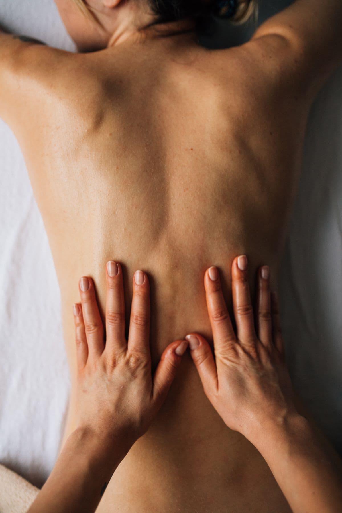 A relaxing professional body treatment